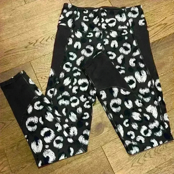 Puma Leopard Print Black and White Leggings Size Small - Picture 1 of 7